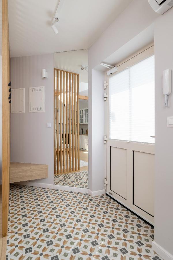 Unique Air-conditioned Dietla Cracow By Renters Apartament *
