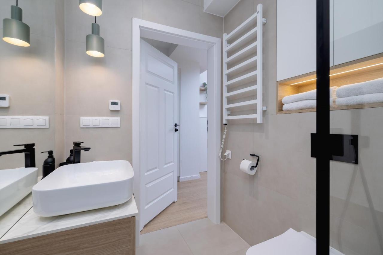 Unique Air-conditioned Dietla Cracow By Renters Apartment